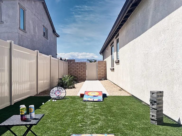 50616 Calle Cervantes — Photo 16