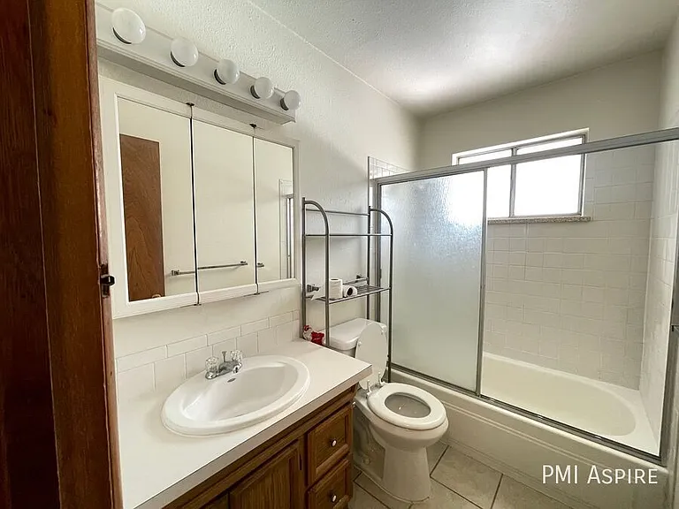 121 Valentine Ln — Photo 5