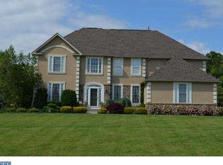 1 Edgewood Dr, Pittsgrove, NJ 08318