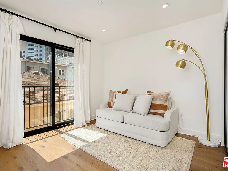 10523 Ashton Ave #301 — Photo 17