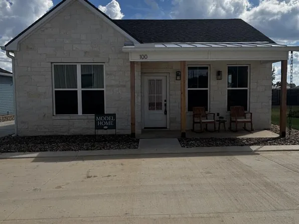 802 S Creek St Unit 100, Fredericksburg, TX 78624