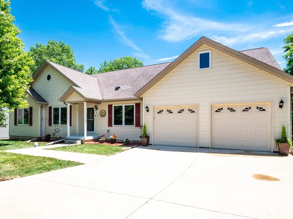 1434 W Tiffany Dr, Peoria, IL 61614