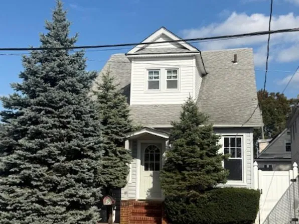 79 Barton Ave, Staten Island, NY 10306