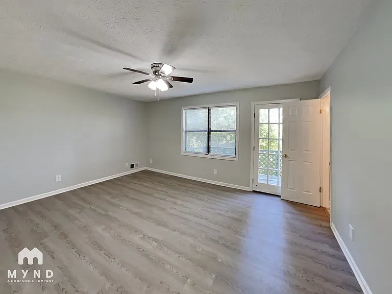 276 Grist Mill Ln — Photo 8
