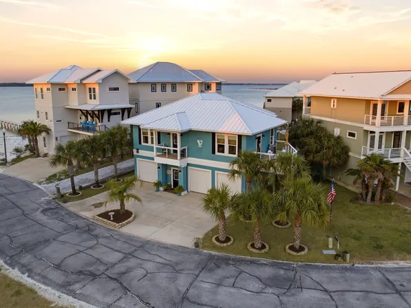 1468 Bermuda Dr, Navarre Beach, FL 32566