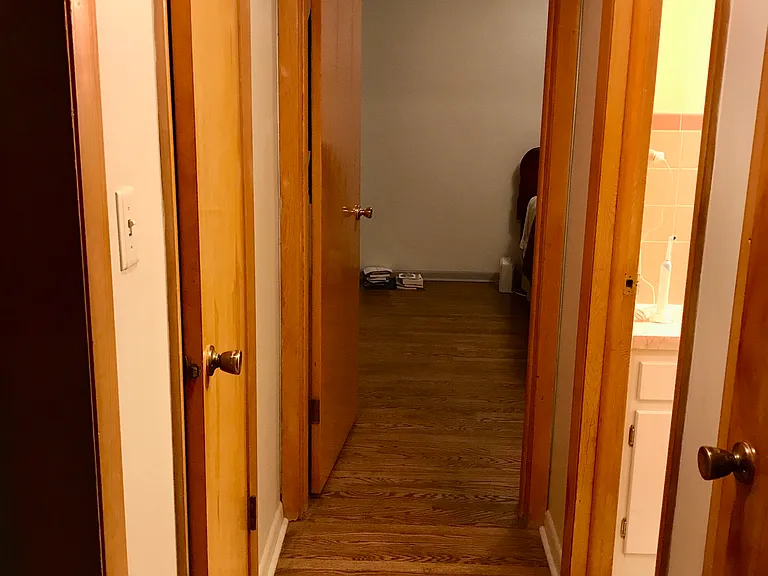 910 Gilbert Ave — Photo 5