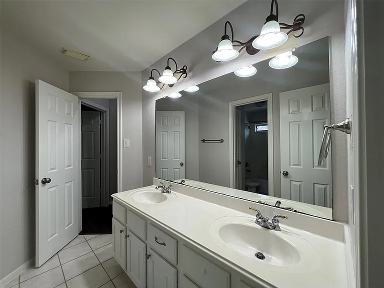 23703 Banning Point Ct — Photo 23