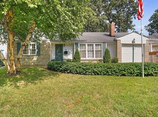 1218 Cheshire Ln, Saint Louis, MO
