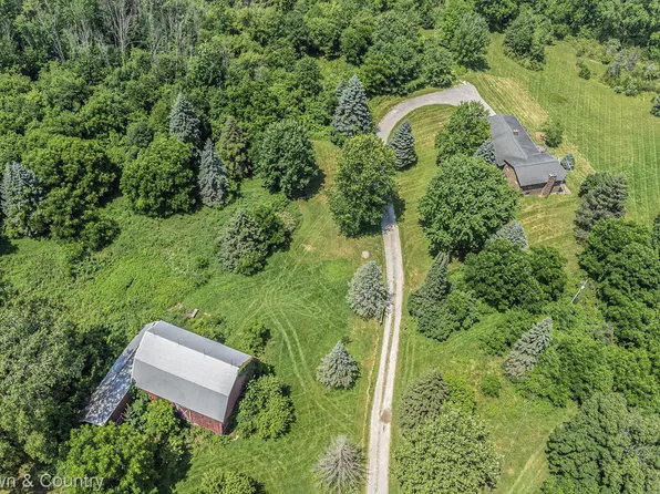 7346 Potter Rd, Flushing, MI 48433