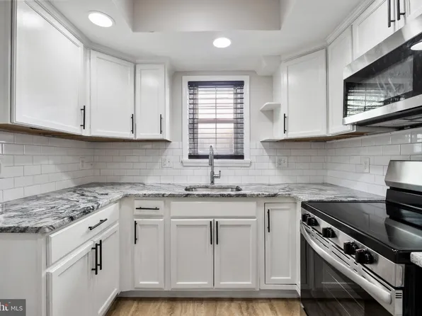 2314 Upland St, Chester, PA 19013