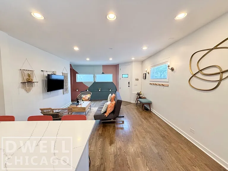 1419 N Paulina St — Photo 9