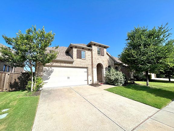 2nd image of 1801 Forest Park Dr