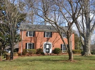 806 Kemp Rd W, Greensboro, NC 27410