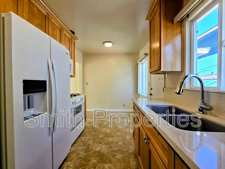 2601 Gates Ave #C — Photo 13