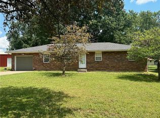 1804 N Cedar St, Nevada, MO 64772
