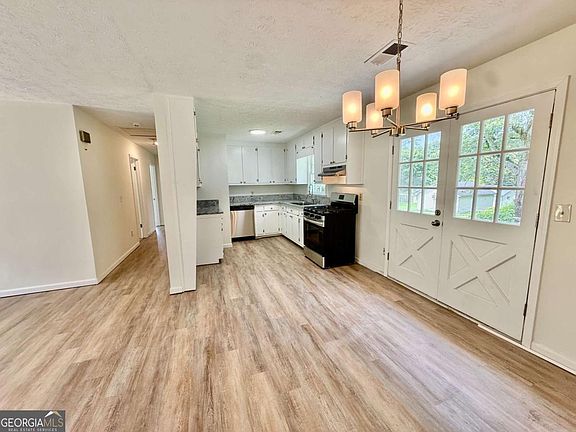 5th image of 3165 Delhi Dr