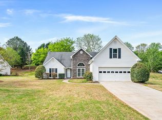 6073 Devonshire Dr, Flowery Branch, GA 30542