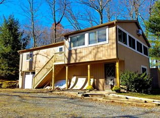 120 Woodtown Rd, Shohola, PA 18458