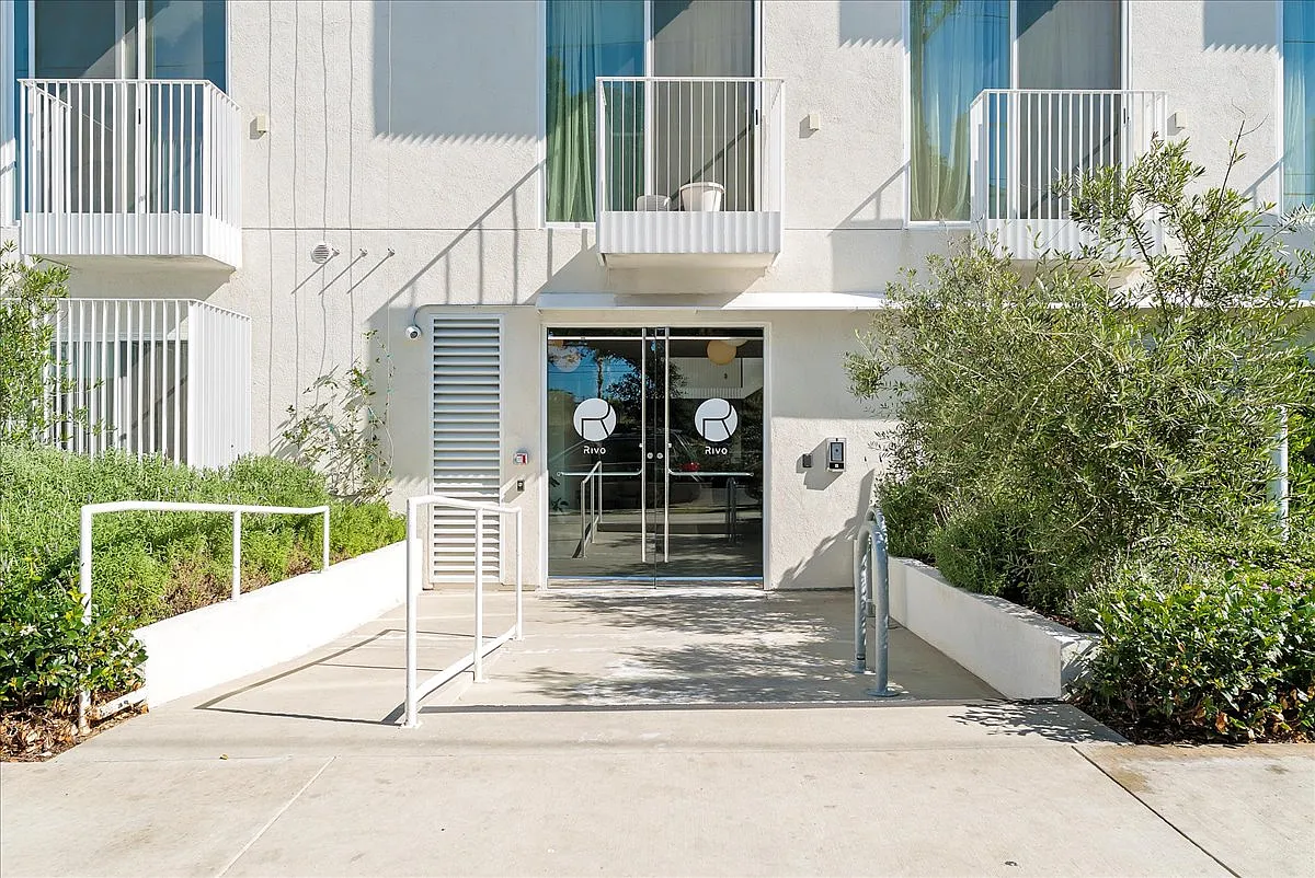636 N. Juanita Ave, Los Angeles, CA 90004 — Photo 1