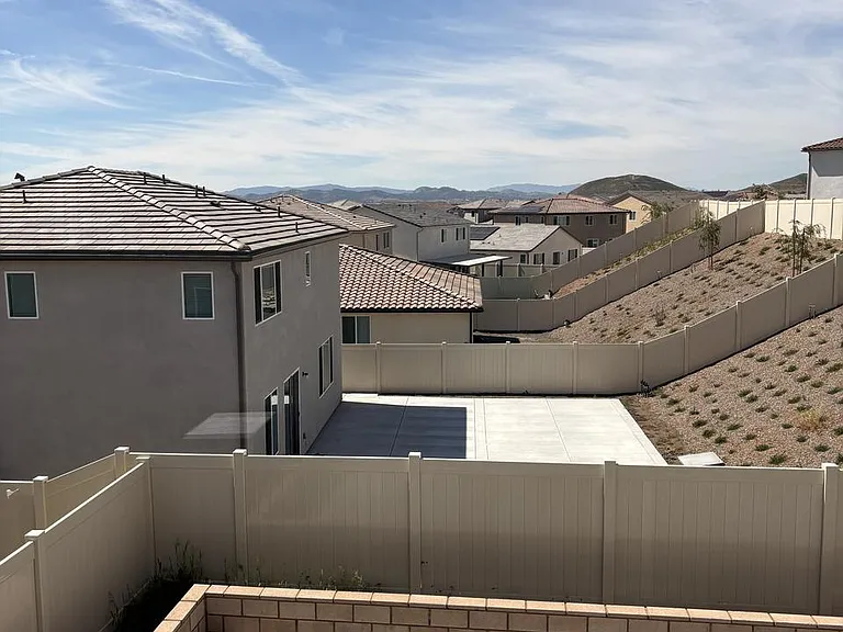 34621 Clementine St — Photo 2