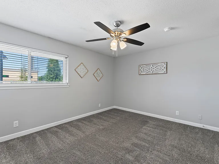 Beautiful Apartments in the heart of Brookside — Photo 15