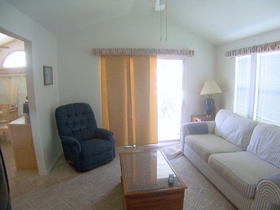 4th image of 746 E Clam Cir