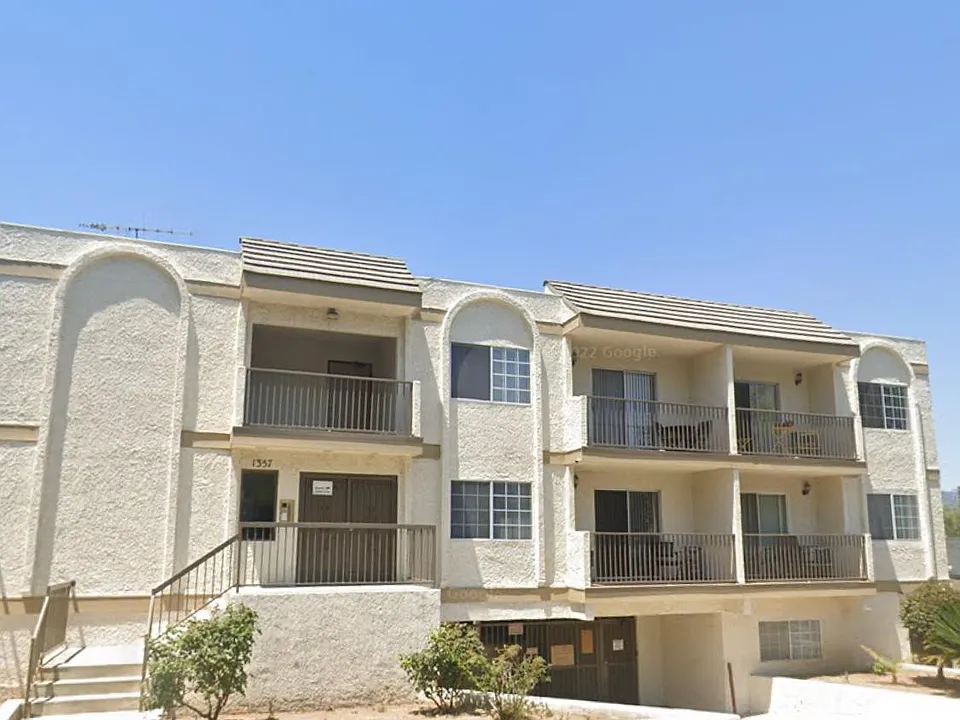 1357 Armadale Ave #100