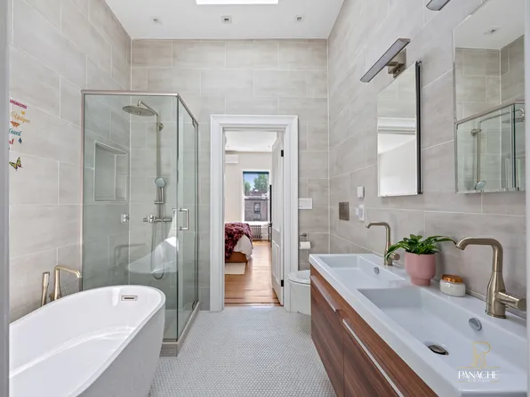 400 Putnam Avenue image 23 of 32