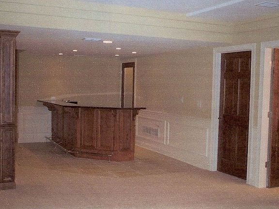 Finished Basement/Bar