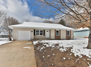 1231 S Carl St, Bolivar, MO 65613