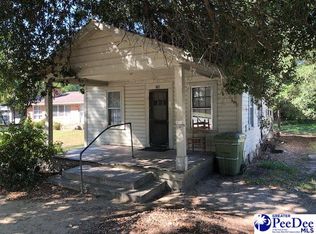 136 Calhoun St, Lake City, SC 29560