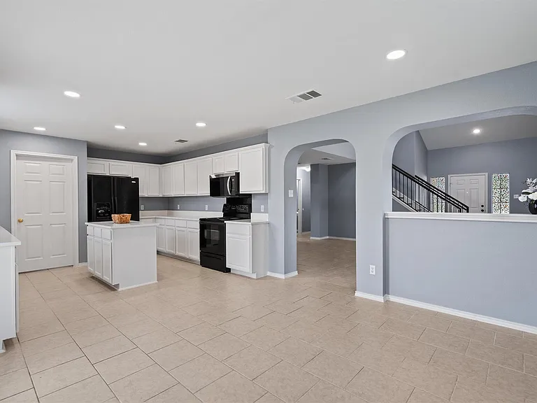 12629 James Polk St — Photo 12