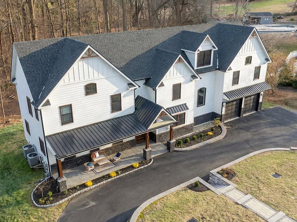 8 Chipmunk Ln, Media, PA 19063 | Zillow