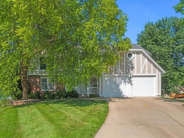 1908 E 155th Cir, Olathe, KS 66062