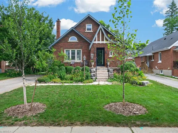 17 Lincoln Ave, Brantford, ON N3T 4S5