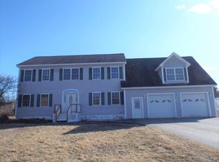 35 Richards Ln, South Paris, ME 04281