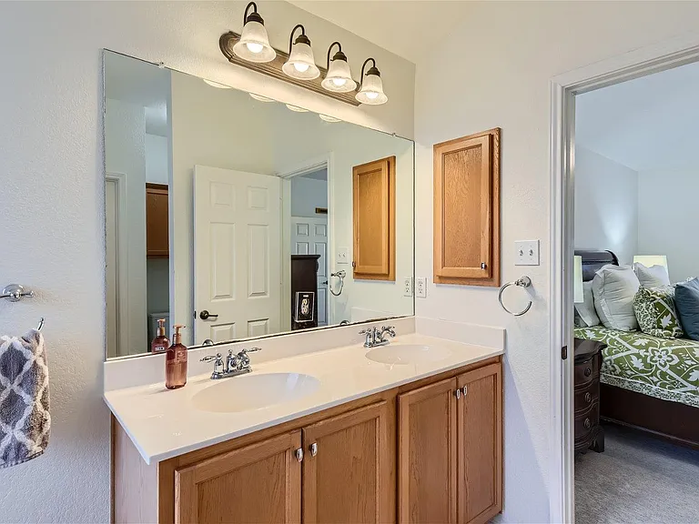 1717 Thompson Trl — Photo 18