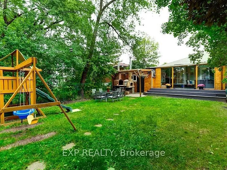 72 Billington Cres #UPPER — Photo 10