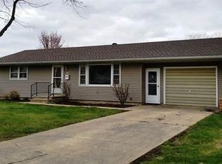 210 Howard St, Sumner, IA 50674