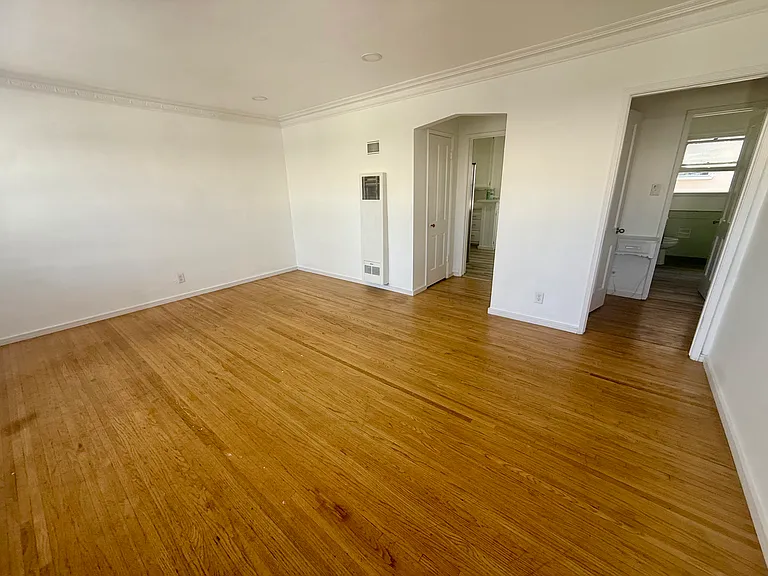 1152 Menlo Ave #1/2 — Photo 13