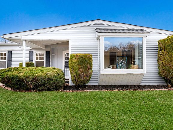 3rd image of 731 Dogwood Dr