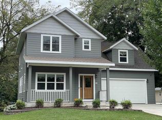 201 N Esterly Ave, Whitewater, WI