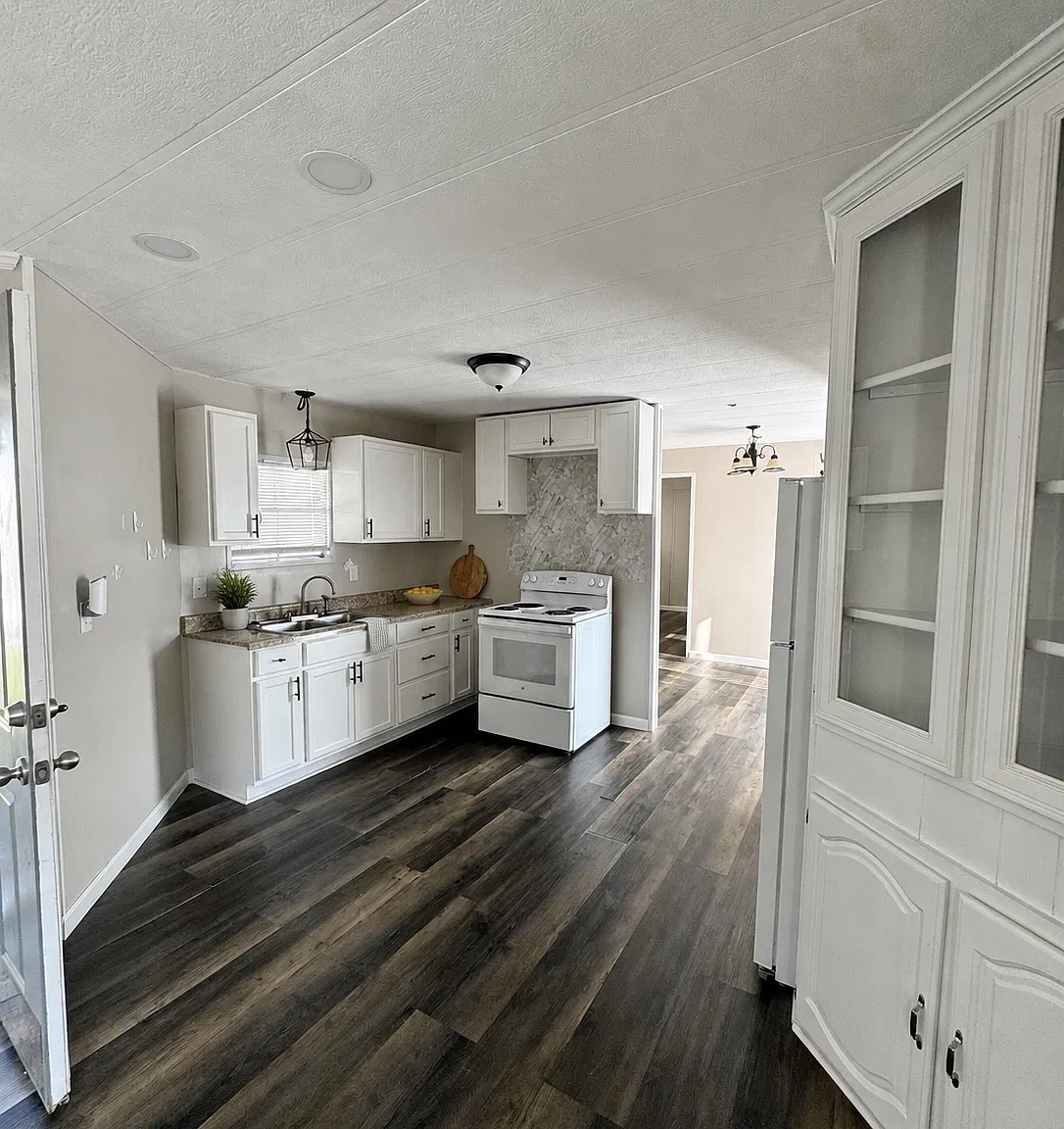 3 bed, 1200 sqft, $1,100 — Photo 1