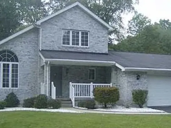 828 Knob Wood Rd, Hermitage, PA 16148
