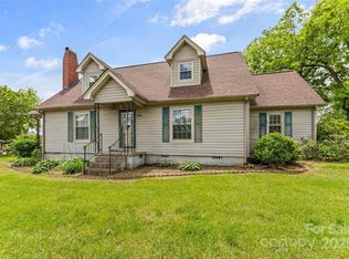 465 S Main St, Granite Falls, NC 28630