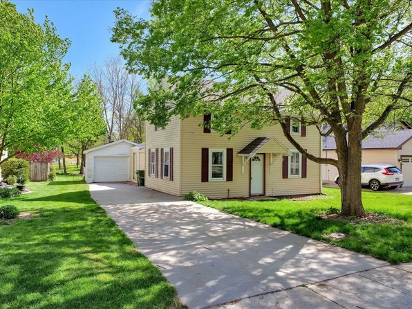 505 E State St, Mahomet, IL 61853