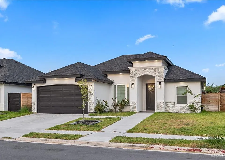 3600 Apex St