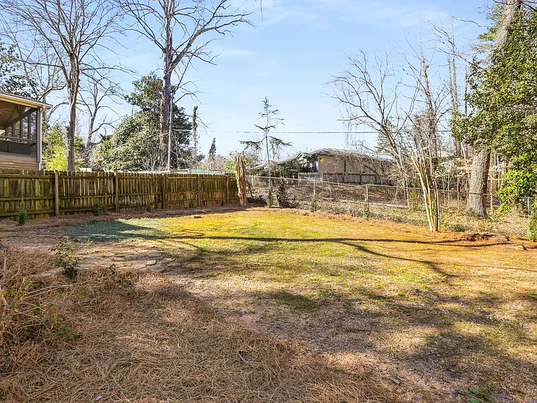 Marlbrook Dr — Photo 23