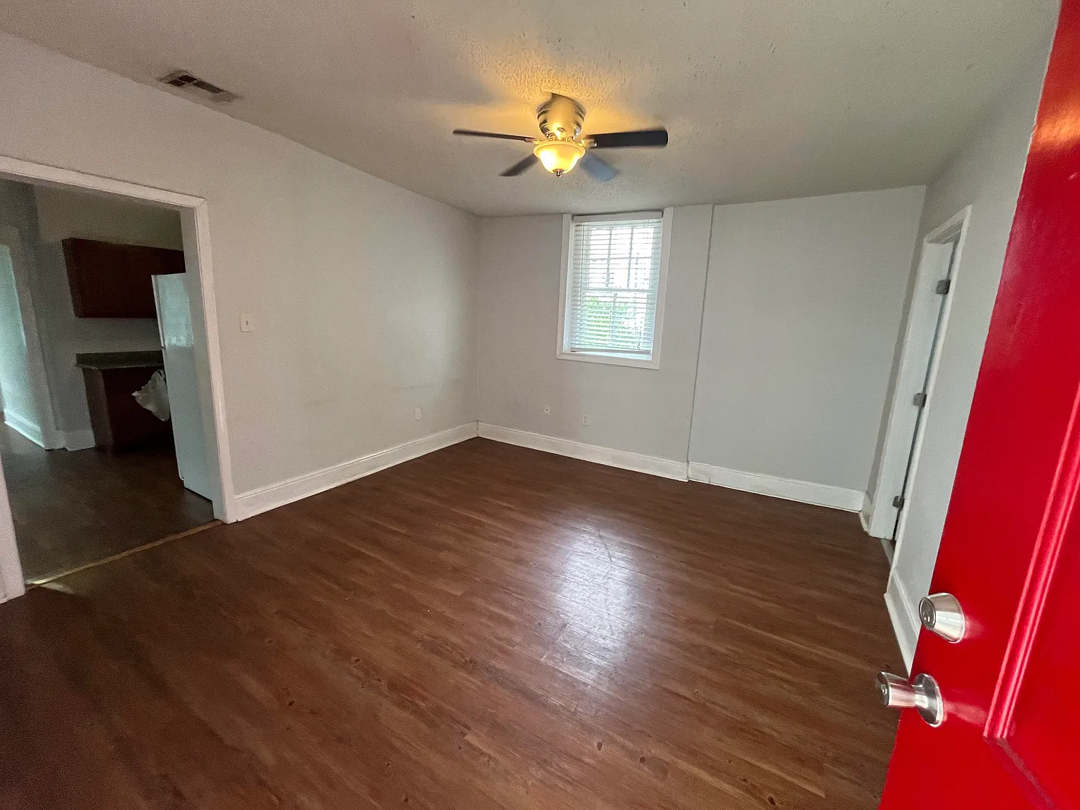 2221 Onzaga St — Photo 2