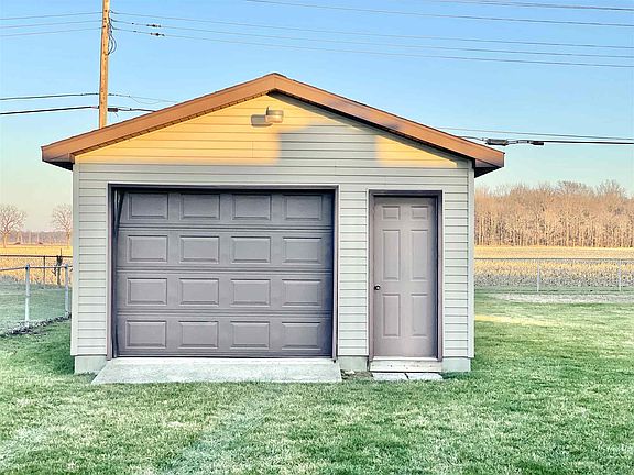 3rd image of 605 S 10th St